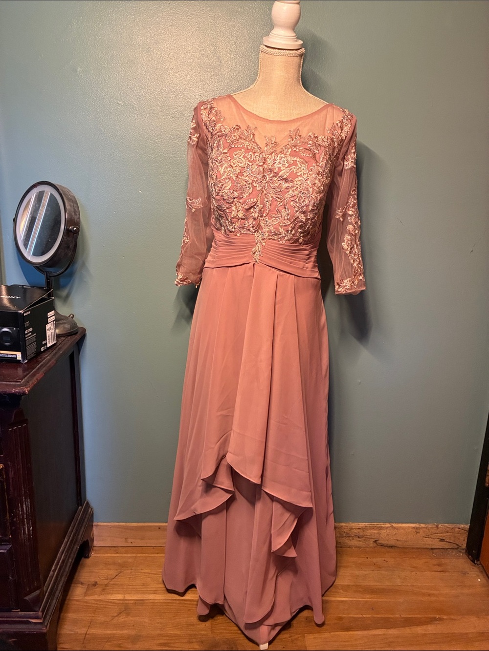 Elegant Dusty Rose Embroidered Chiffon Evening Dress